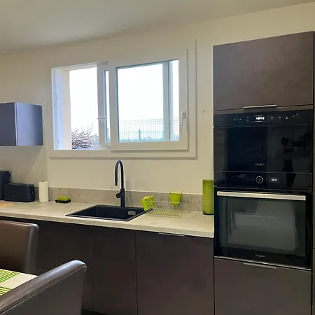 Du Ferrand Au Coeur Des Vignes Holiday home Montagne (Gironde)