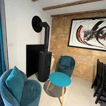 Du Ferrand Au Coeur Des Vignes Holiday home *