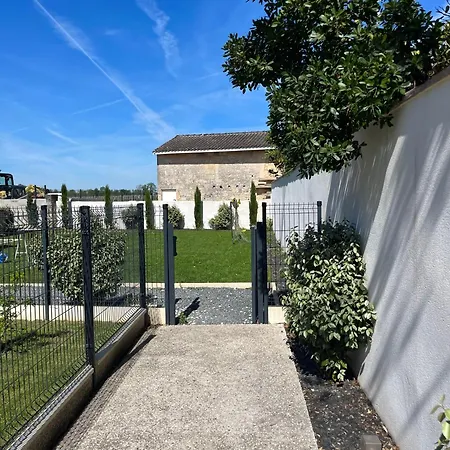 בית נופש Du Ferrand Au Coeur Des Vignes מונטן